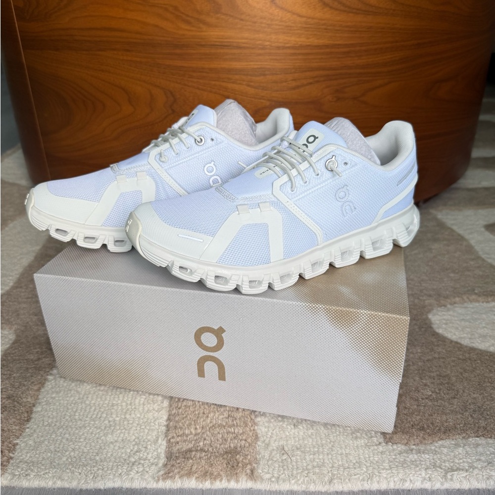 On Running Light Gray Sneakers